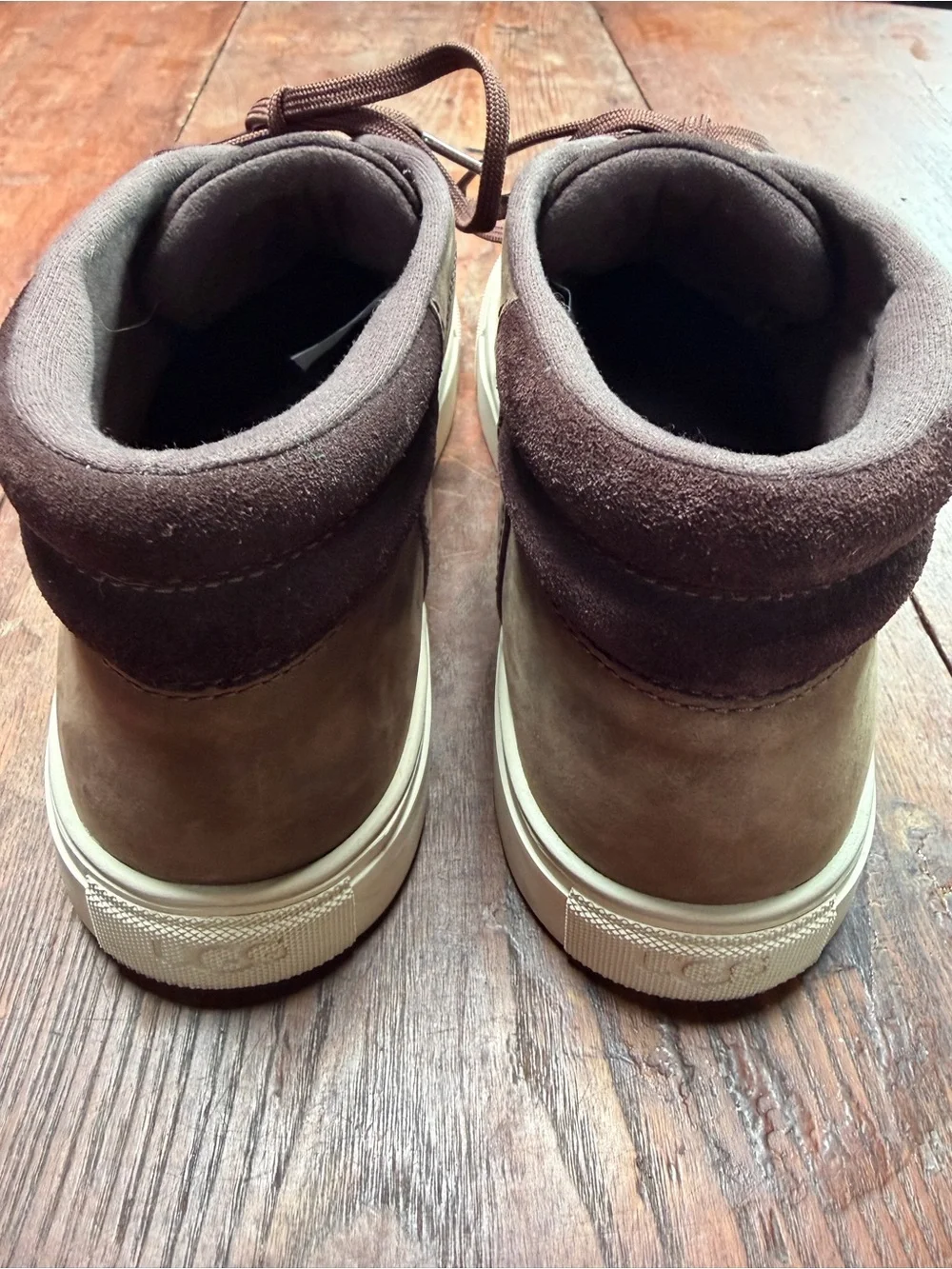 UGG Men's Brown Chukka Boots with Cream Sole Amazing Condition!